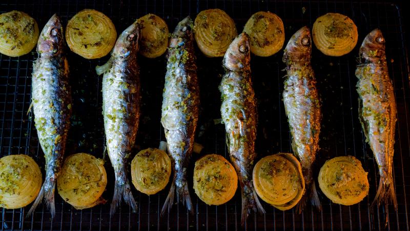 broiled sardines with lemon & herbs aromatic salt