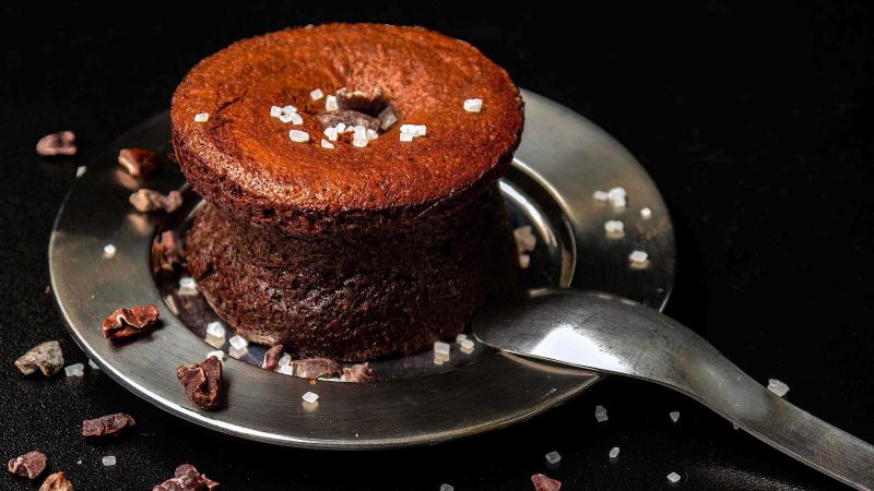creamy & soft-centered chocolate cakes
