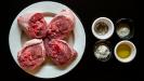 «osso buco» de dinde avec tomates cerises & pommes de terre grenailles