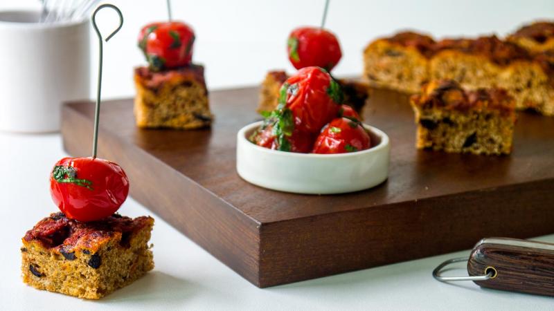 tomato and black olive flatbread