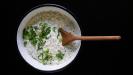 dip aux oignons verts rôtis & feta fouetté & yaourt