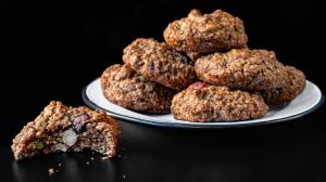 soft & thick cookies with rolled oats & mixed dried fruits & nuts