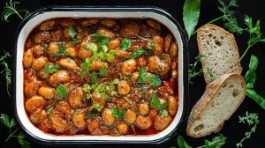 «gigantes plaki» oven-baked giant beans in sauce