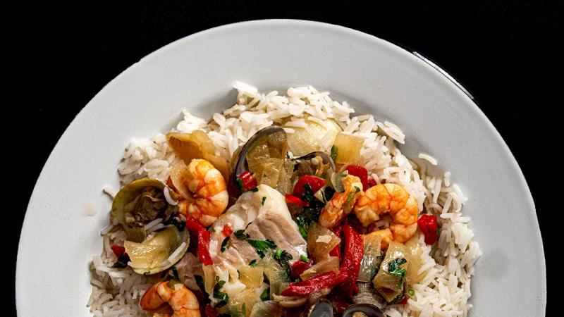 fish & seafood in champagne with rice